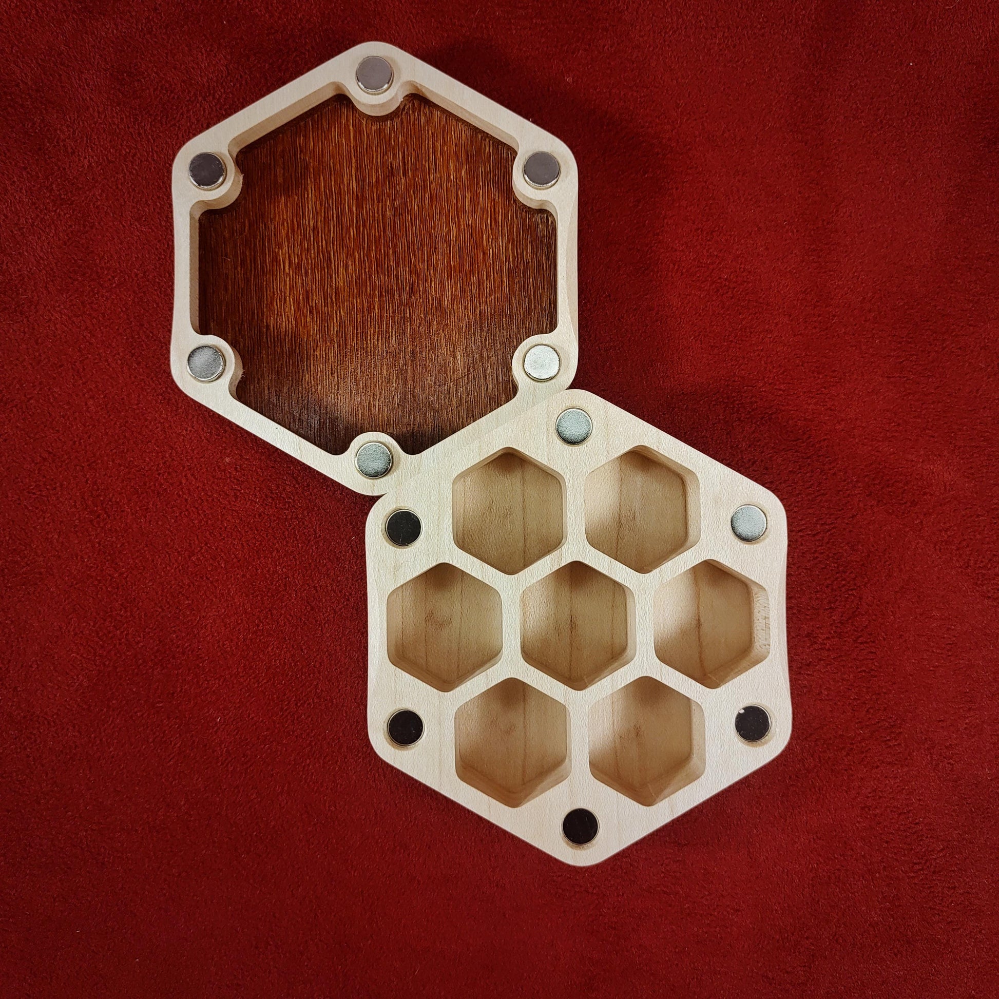 Wooden Dice Box | TTRPG DnD Dice Storage | Magnetic Case | Gaming Accessory | Gift Box | Solid Maple Exotic Wood - 3DPrintDen