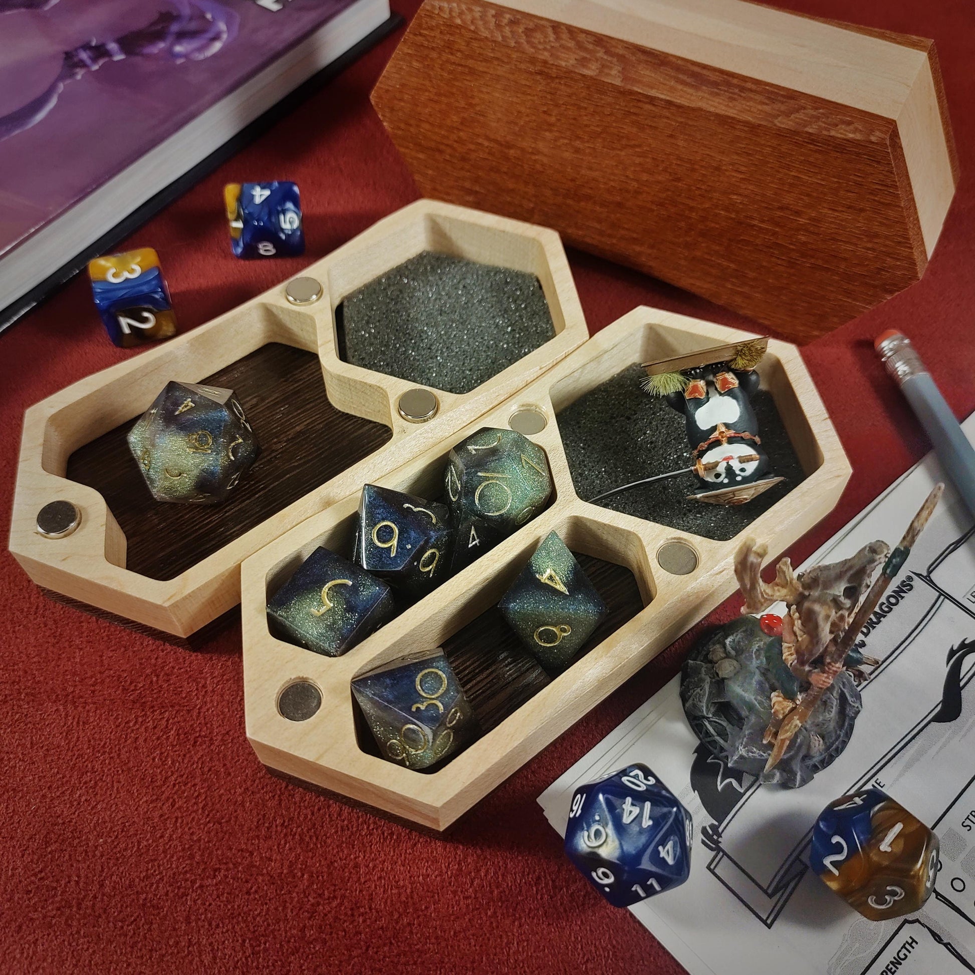 Wooden Dice & Miniature Box | TTRPG DnD Dice Storage | Magnetic Case | Gaming Accessory | Gift Box | Solid Maple Exotic Wood - 3DPrintDen