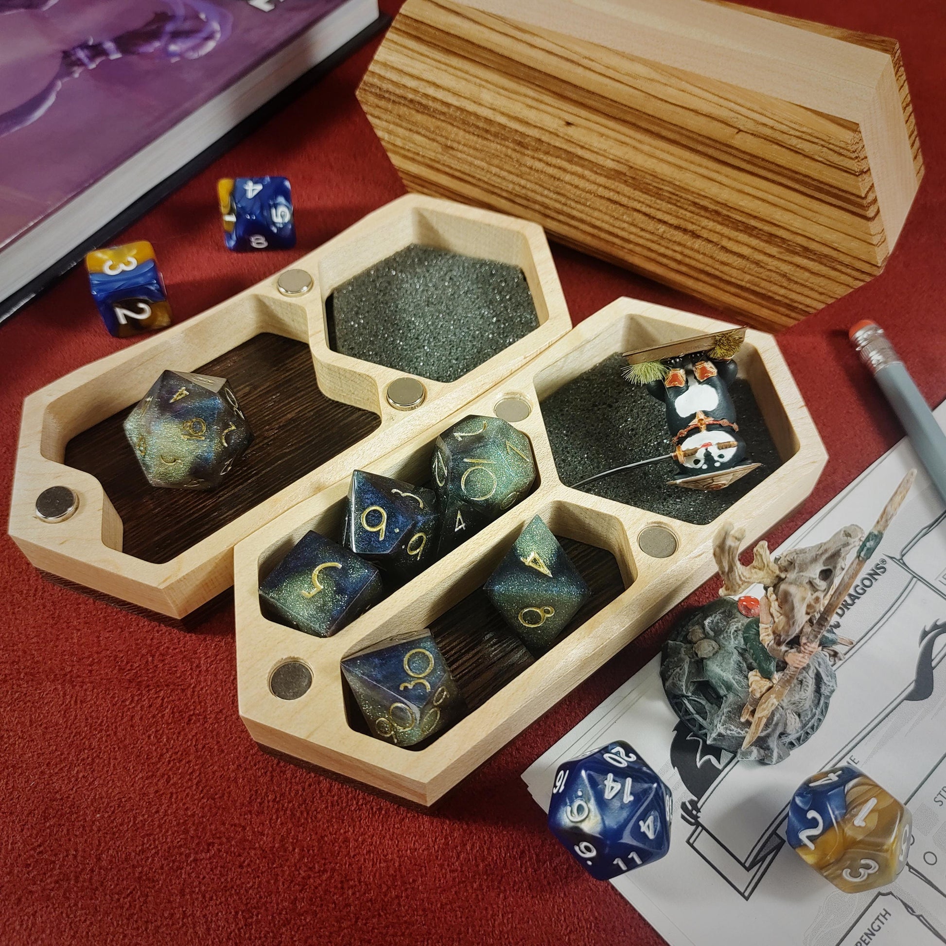 Wooden Dice & Miniature Box | TTRPG DnD Dice Storage | Magnetic Case | Gaming Accessory | Gift Box | Solid Maple Exotic Wood - 3DPrintDen
